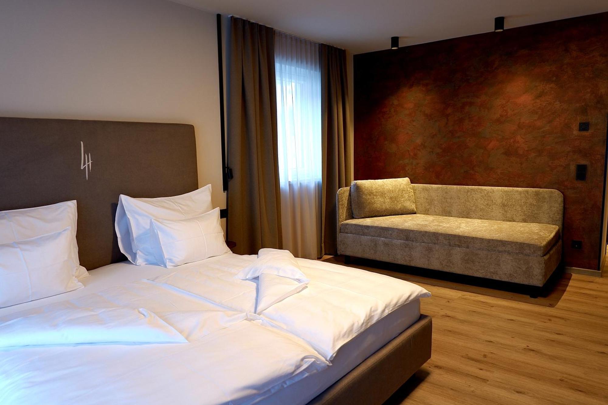 Lh New Opening Hotel 4*