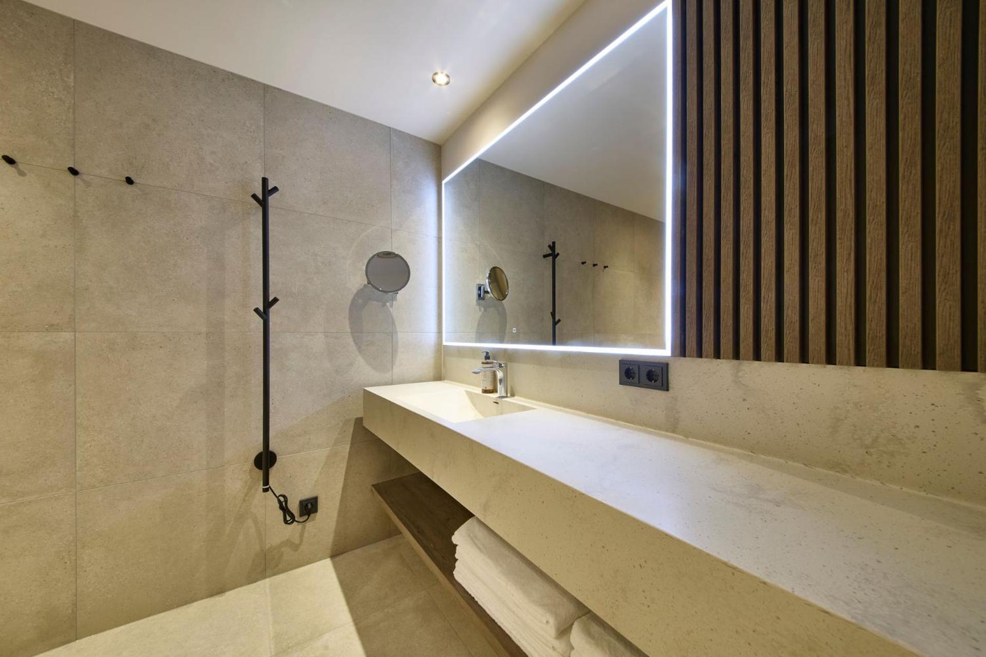 Lh New Opening Hotel