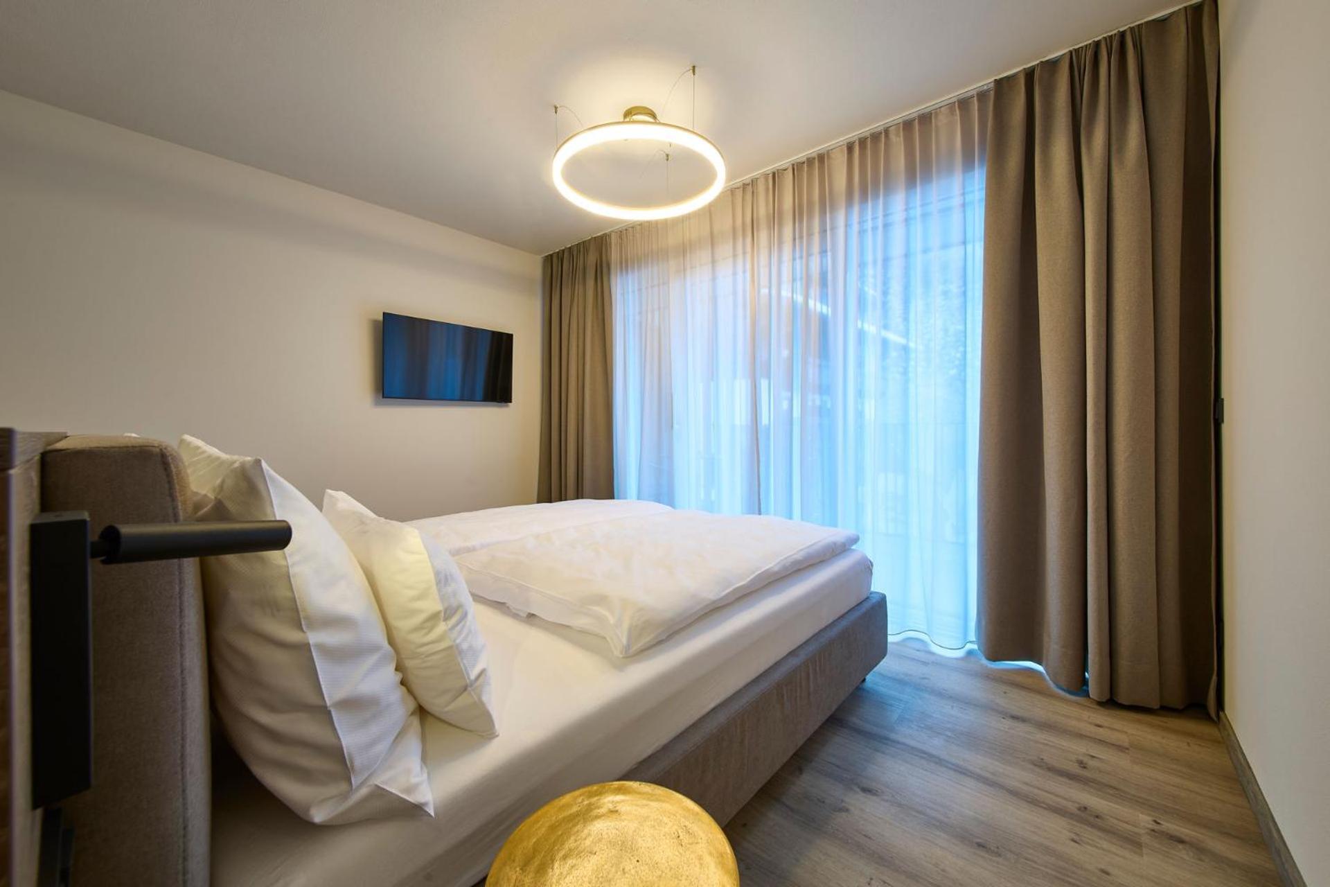 Lh New Opening Hotel 4*