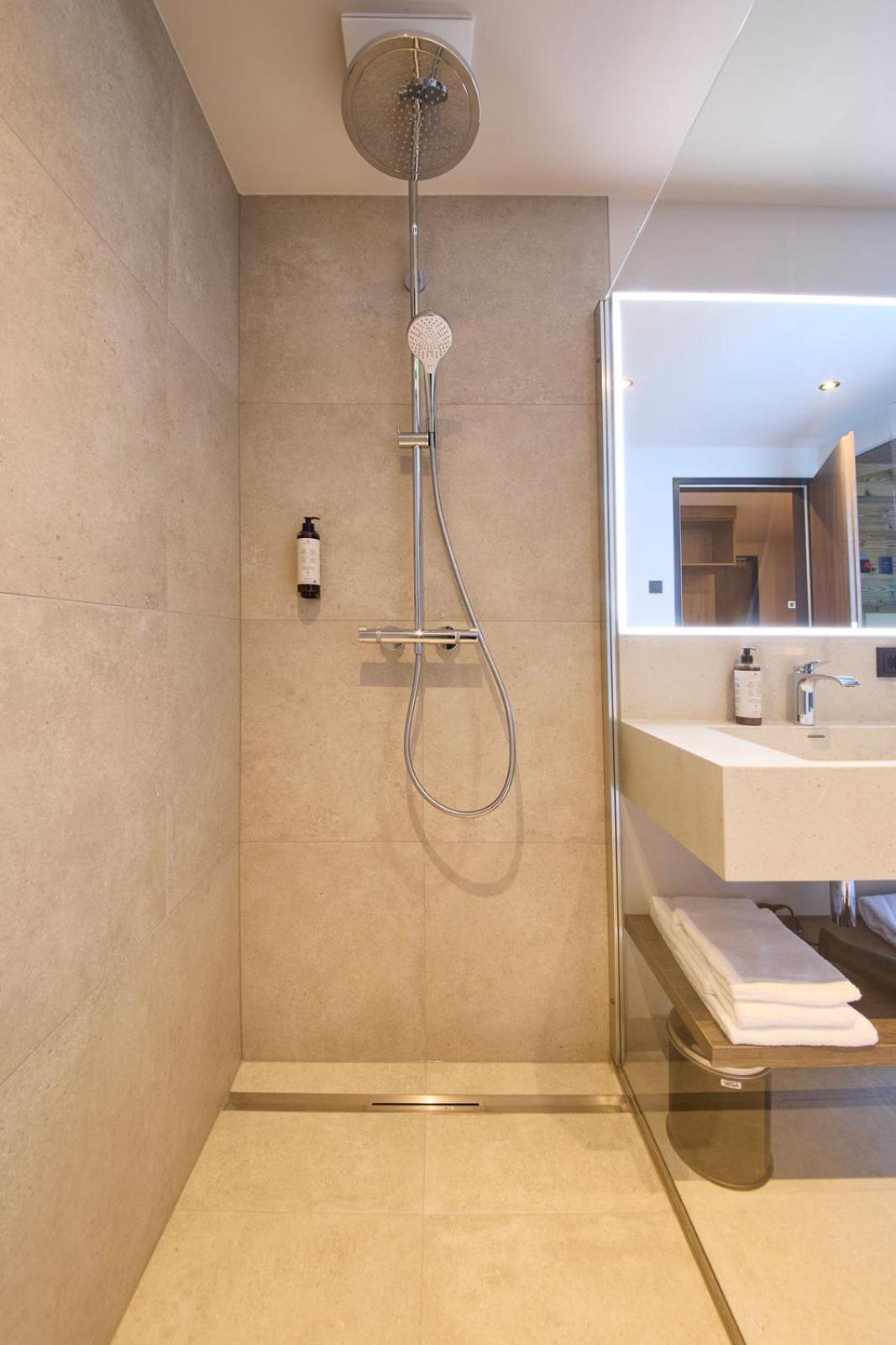 Hotel Lh New Opening 4*