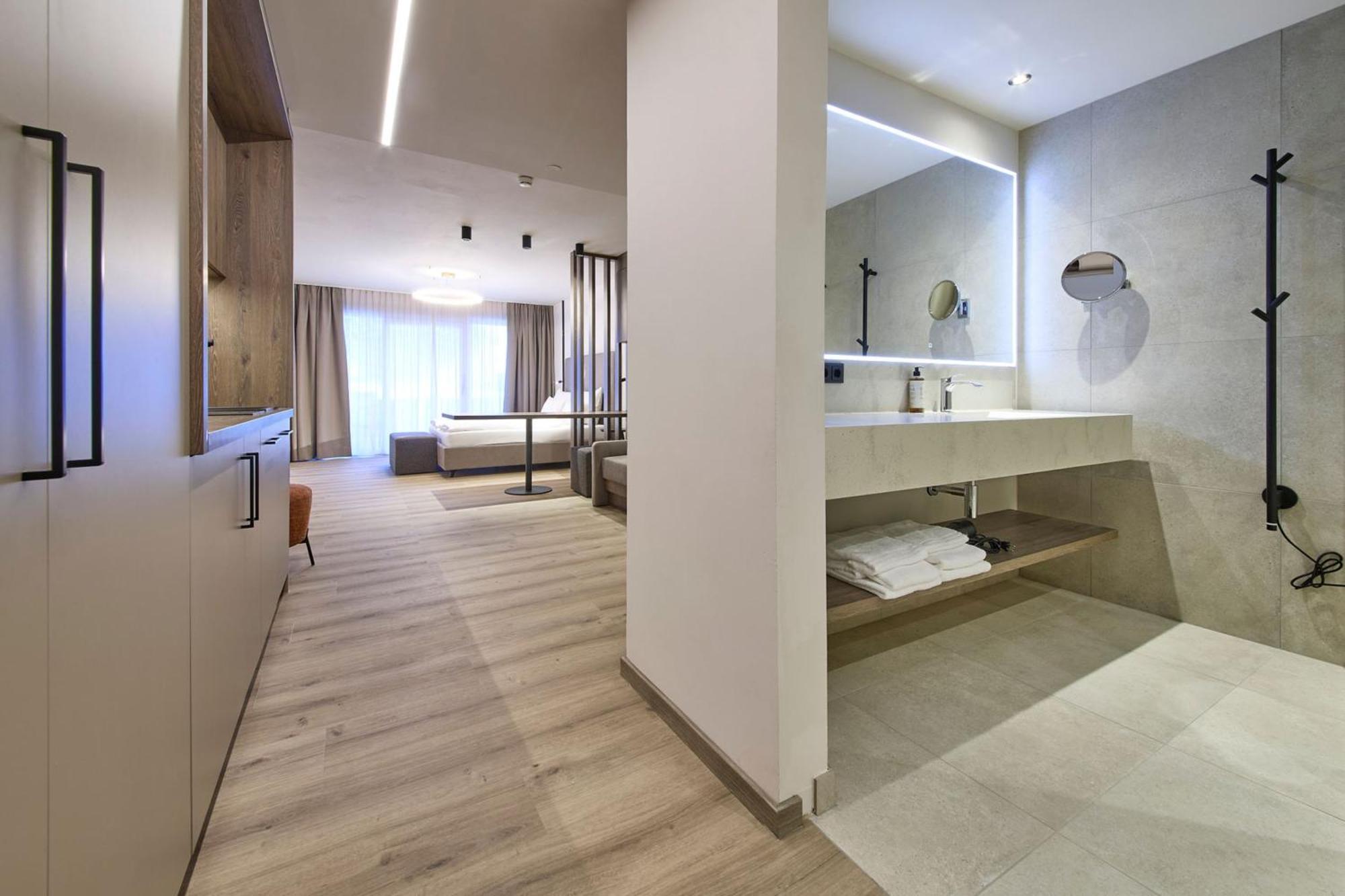 Hotel Lh New Opening 4*